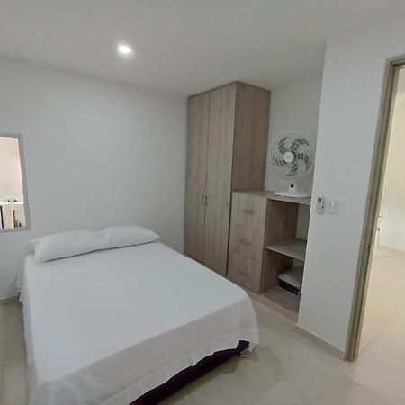 Apartamento Nuevo A Una Cuadra Del Rodadero Gaira Kültér fotó